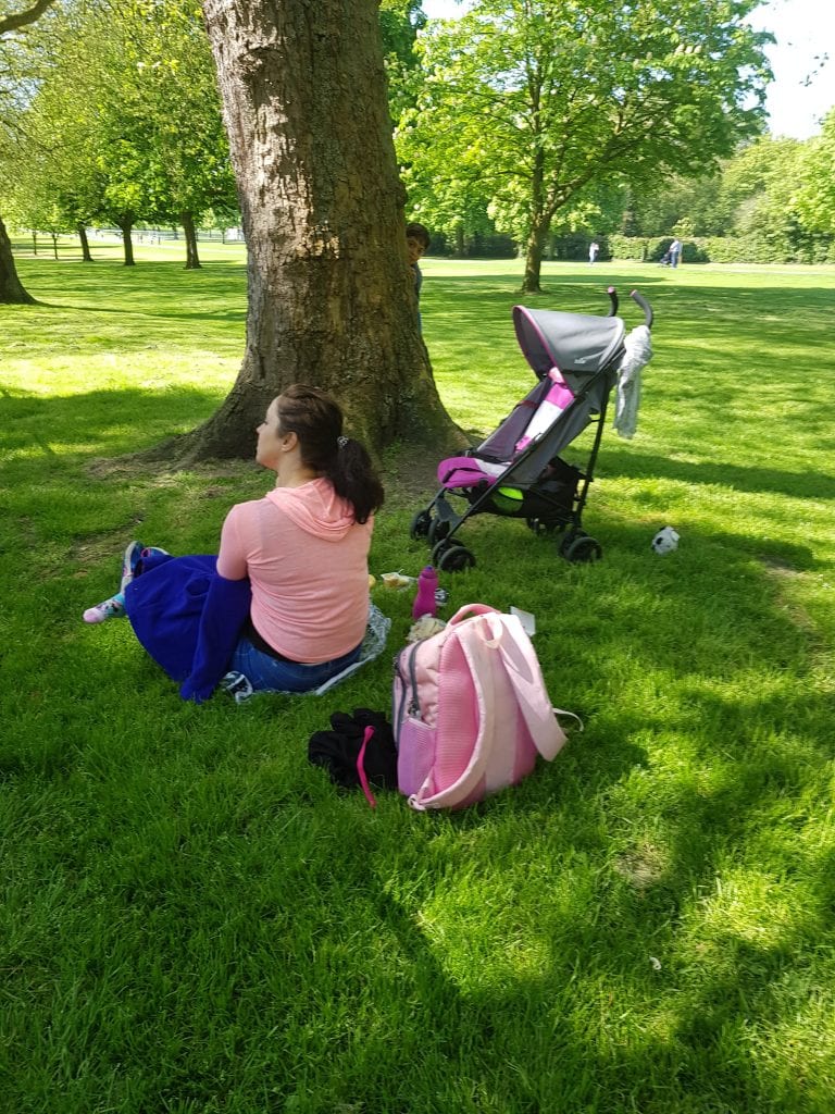 Nursing and picnic at The Long Walk in Windsor